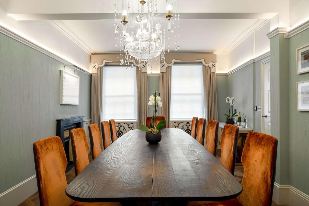Two-Bedroom Townhouse - Image 12
