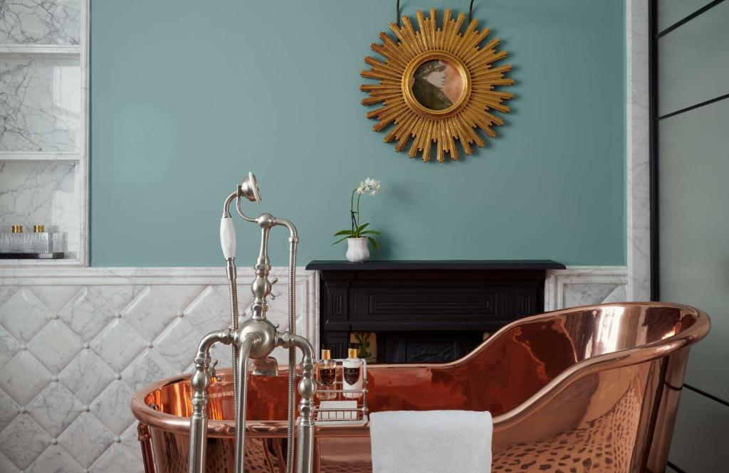 Two-Bedroom Townhouse - Image 9