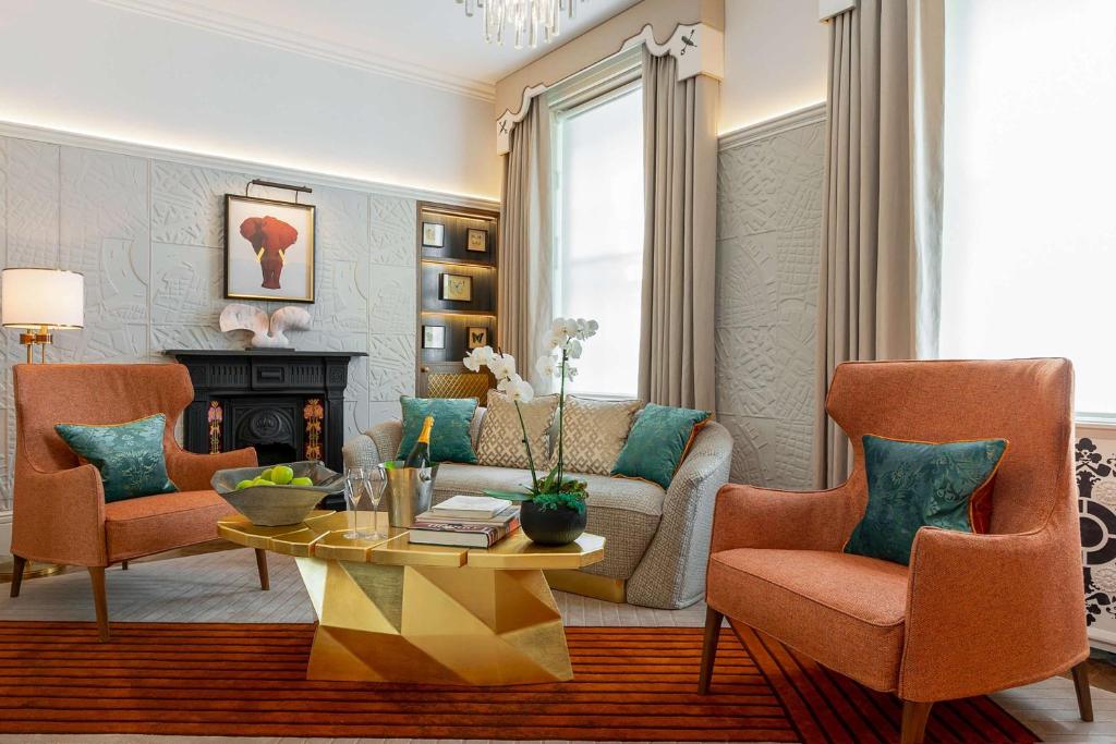 Two-Bedroom Townhouse - Image 10