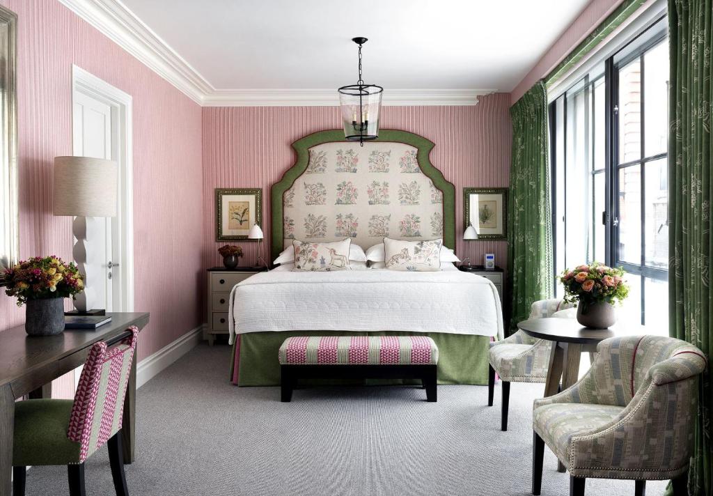 Deluxe Room - Image 3