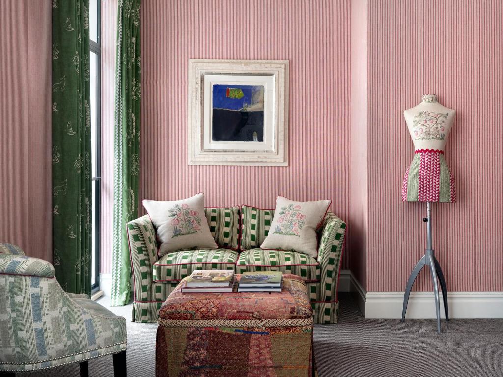 Deluxe Room - Image 4