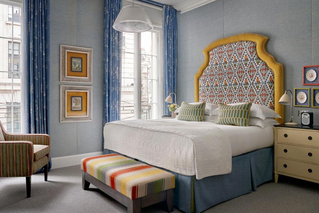 Deluxe Room - Image 1
