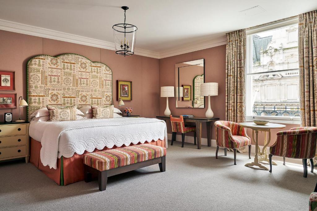Luxury Junior Suite - Image 8