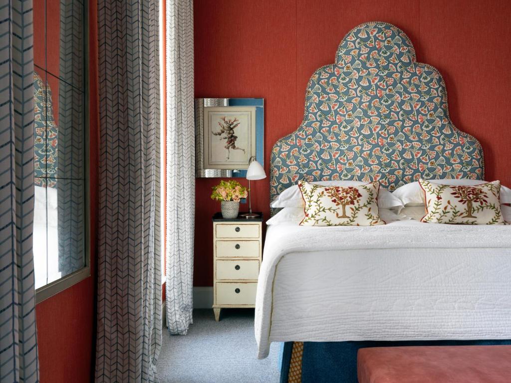 Luxury Room - Image 4
