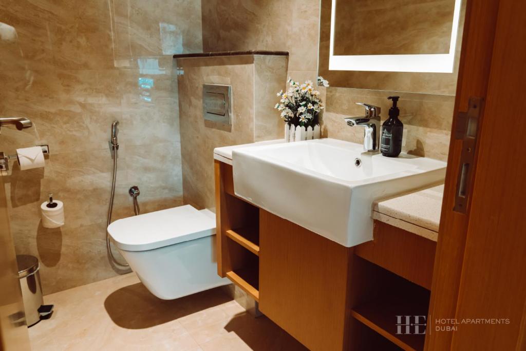 Premium Two Bedroom Apartment - Image 7