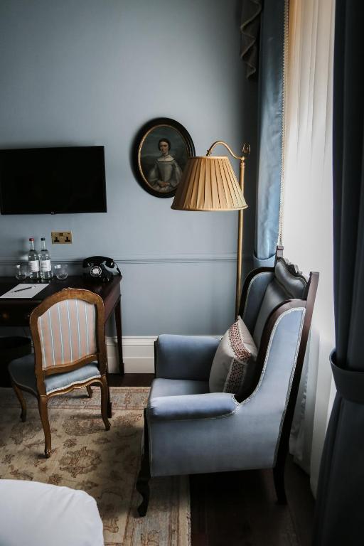 Deluxe Double or Twin Room - Image 4