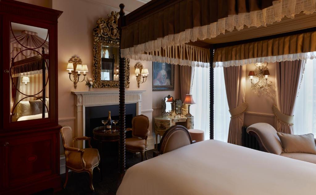 Deluxe Queen Room - Image 4