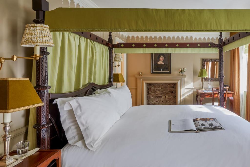 Deluxe Queen Suite - Image 2