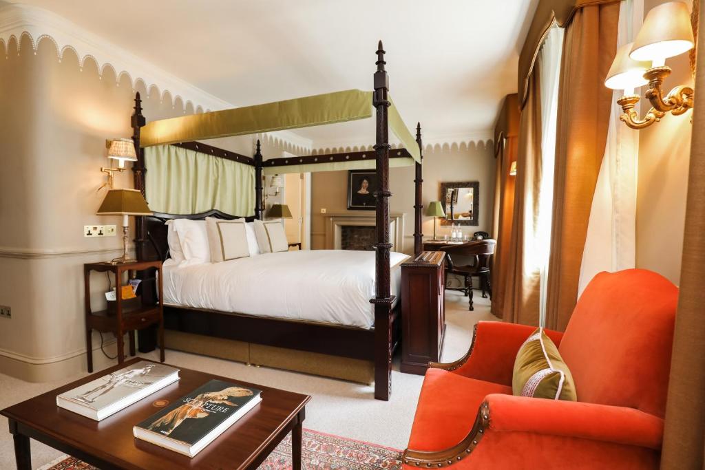 Deluxe Queen Suite - Image 1