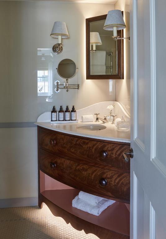 Standard Double or Twin Room - Image 3