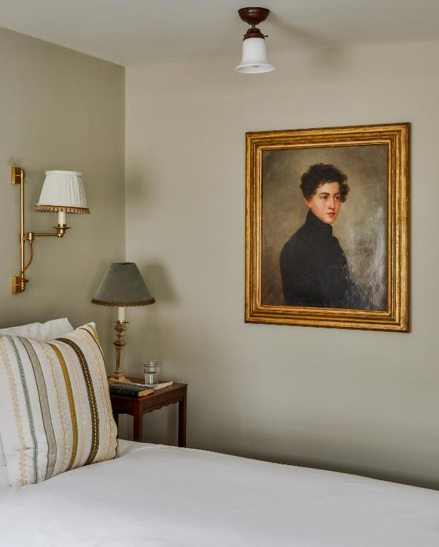 Standard Double or Twin Room - Image 4