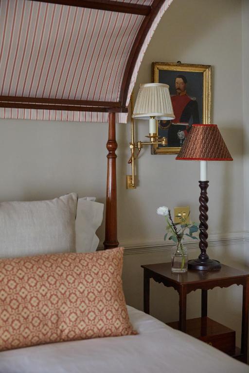 Superior Double or Twin Room - Image 7