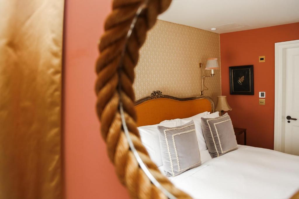 Superior King Room - Image 2