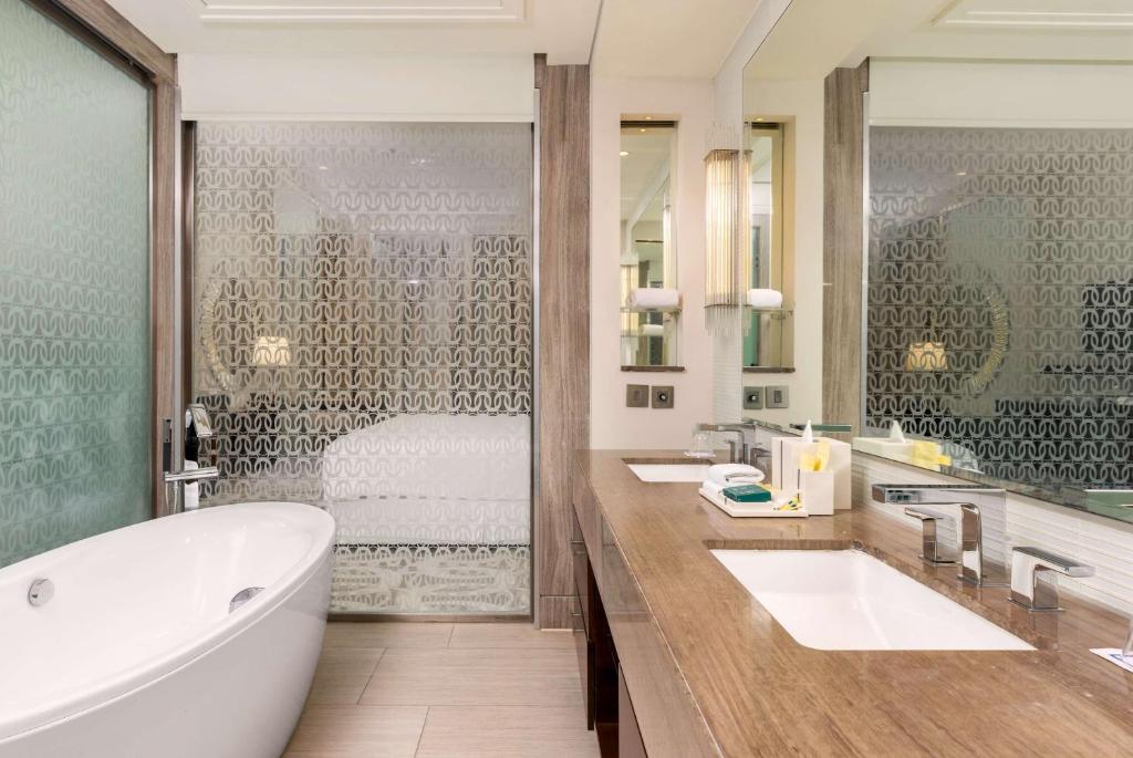Executive King Room - Image 5