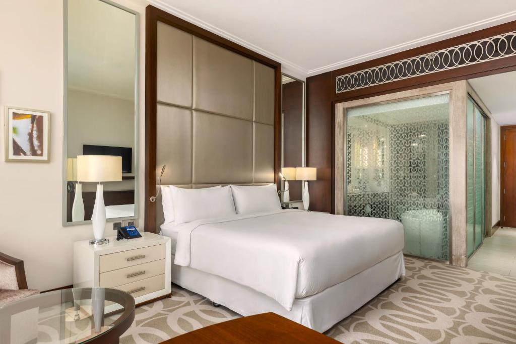 Executive King Room - Image 7