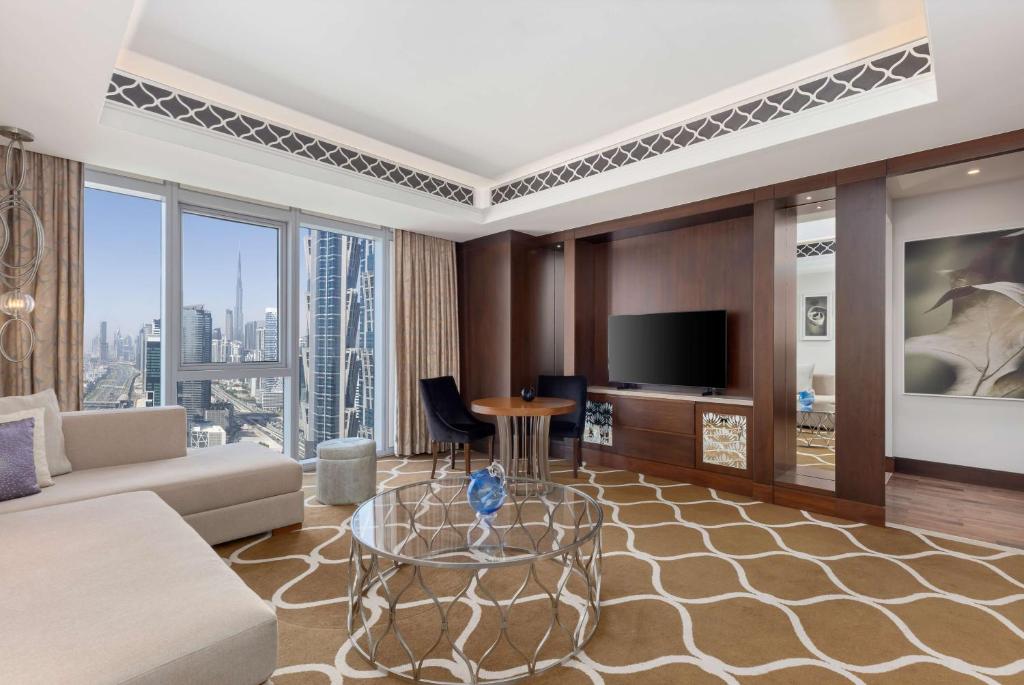 Executive King Suite - Image 8