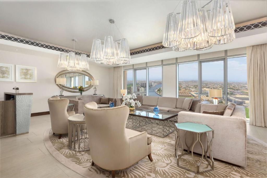 One Bedroom Grand Canal King Suite - Image 1