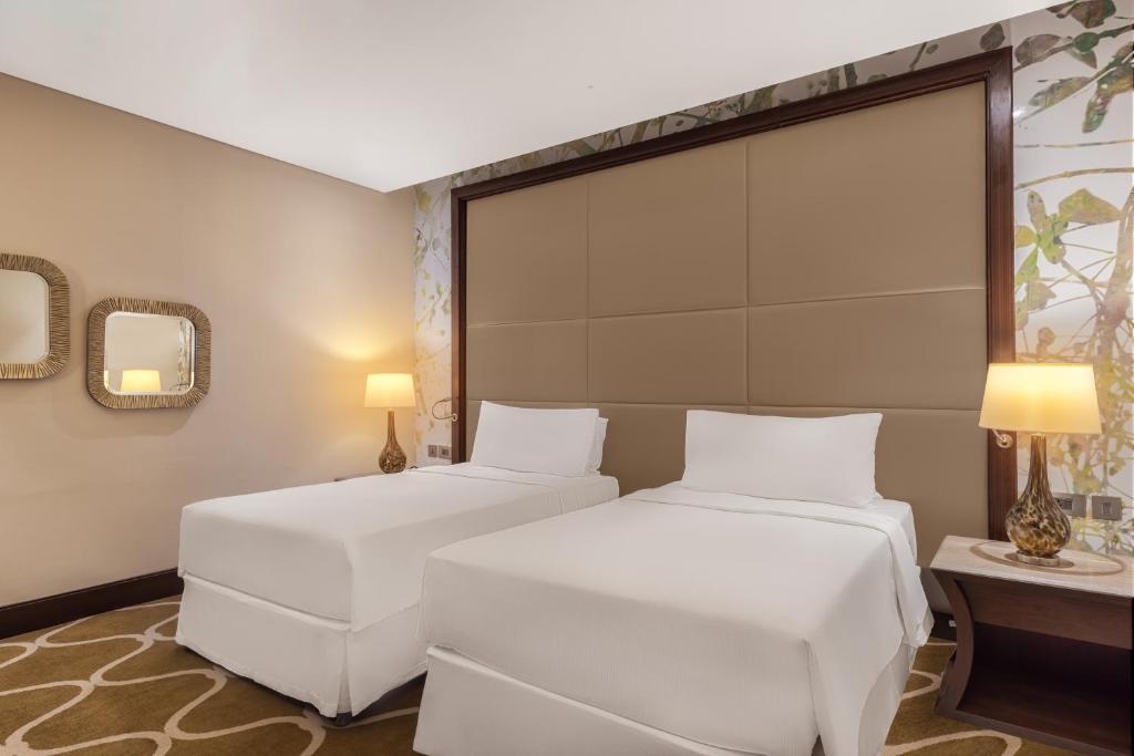 Panoramic King Suite - Image 3