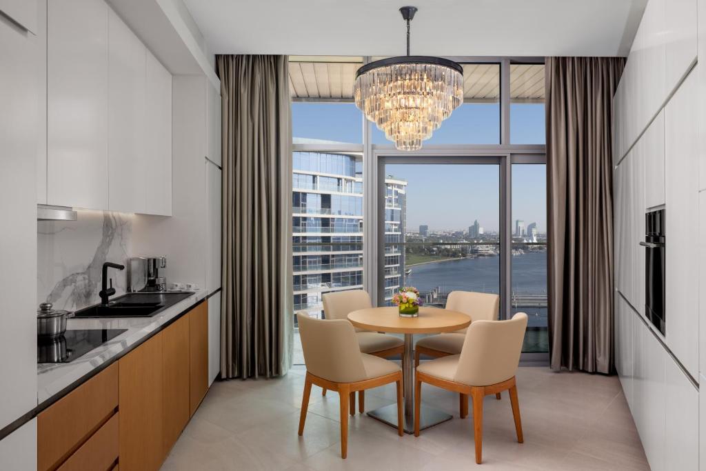 Two-Bedroom Apartment with Creek View and Terrace - Image 8