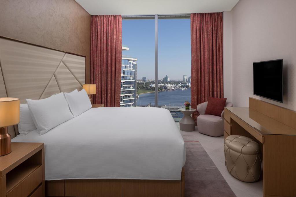 Two-Bedroom Apartment with Creek View - Image 4
