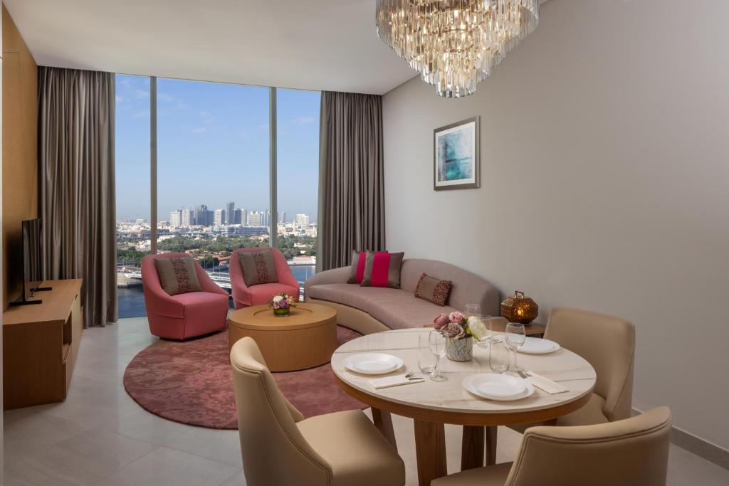 Two-Bedroom Apartment with Creek View - Image 9