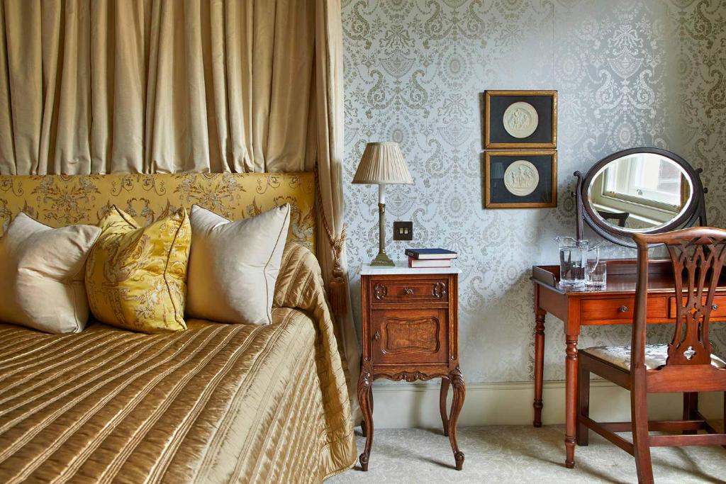 Standard King Room - Image 4