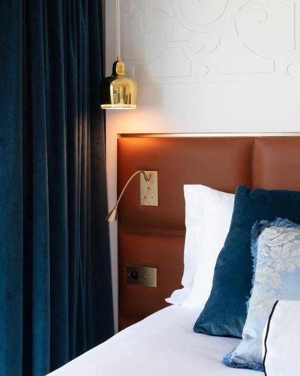 Prestige Suite with Eiffel Tower View - Image 1