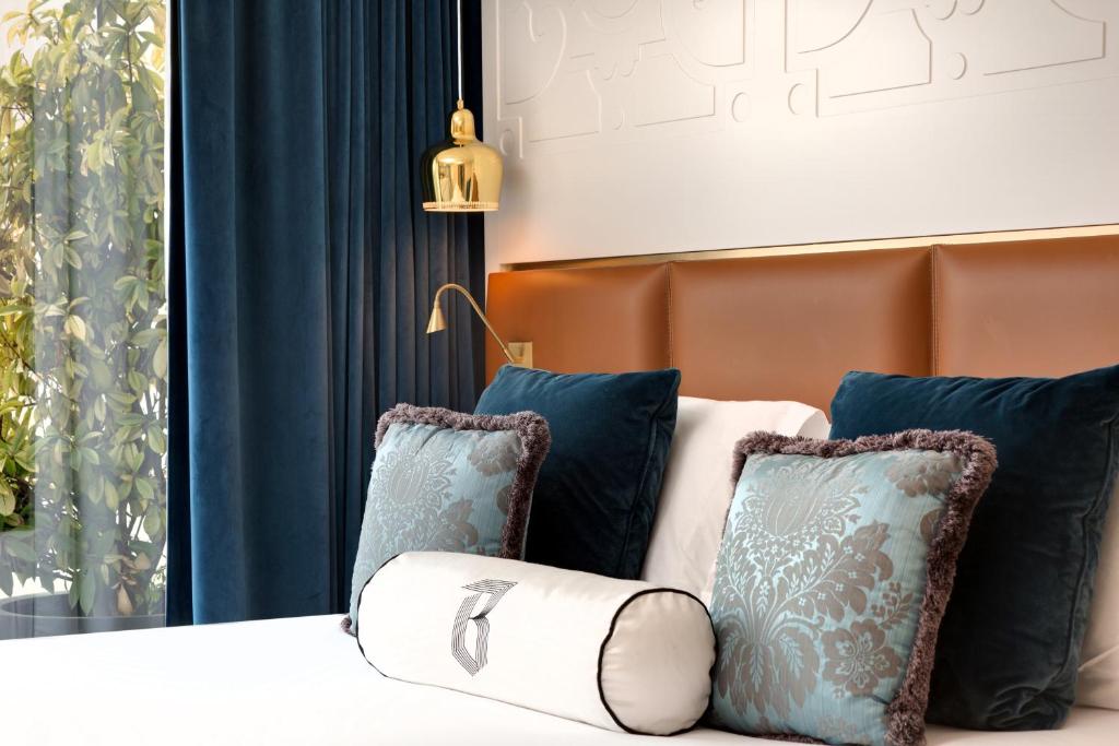 Prestige Suite with Eiffel Tower View - Image 3