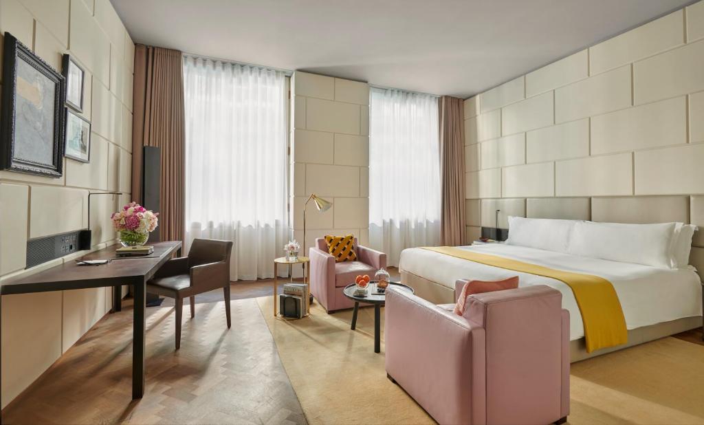 Grand Deluxe King or Twin Room - Image 1