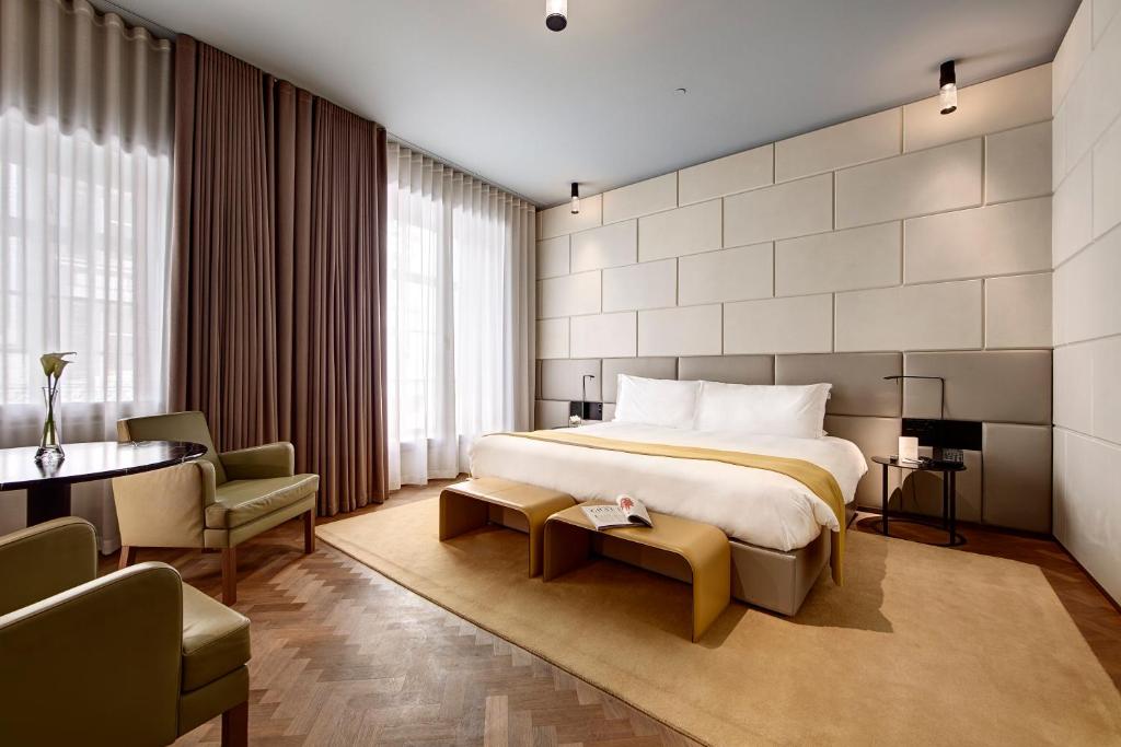 Grand Deluxe King or Twin Room - Image 4