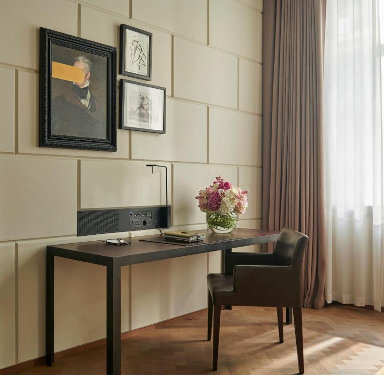 Grand Deluxe King or Twin Room - Image 6