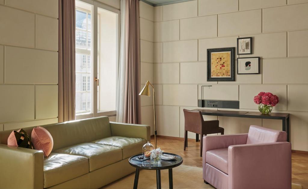 Grand Junior Suite - Image 4