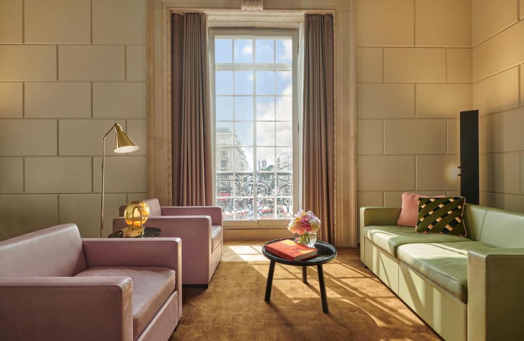 Grand Regent Suite - Image 3