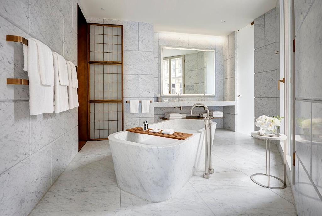Grand Regent Suite - Image 4