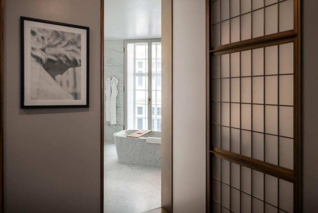 Grand Regent Suite - Image 6