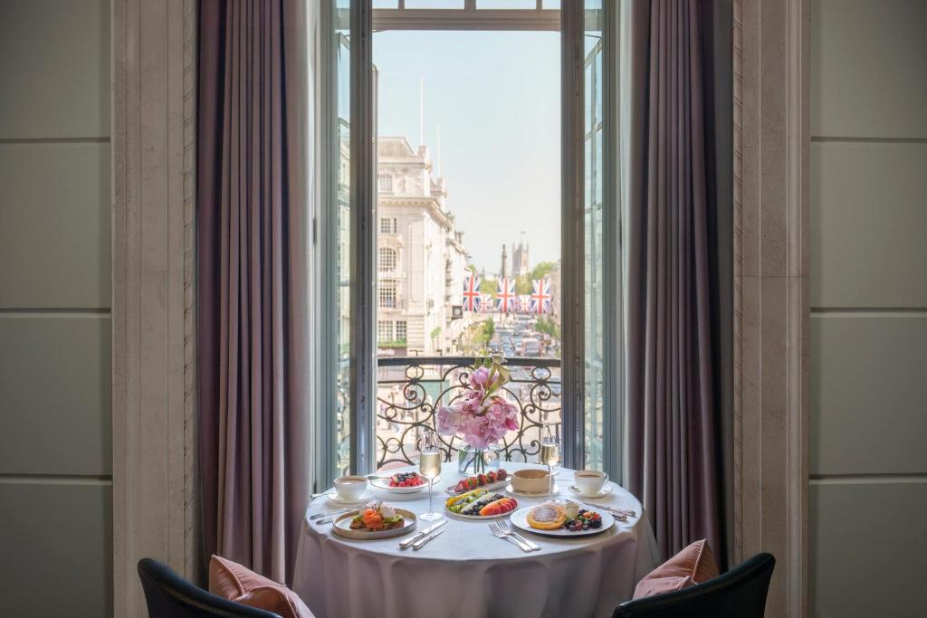 Grand Regent Suite - Image 8