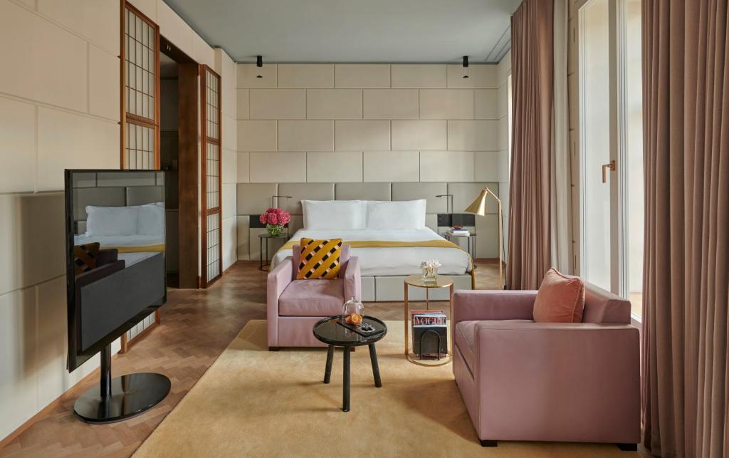 Junior Suite - Image 1