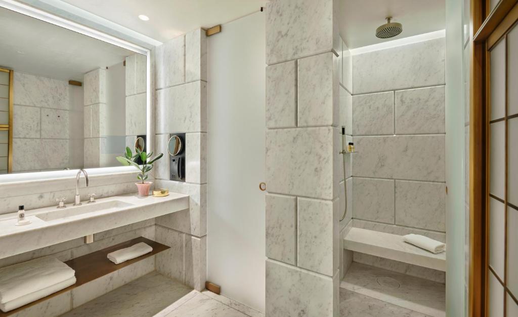 Superior Double Room - Image 2