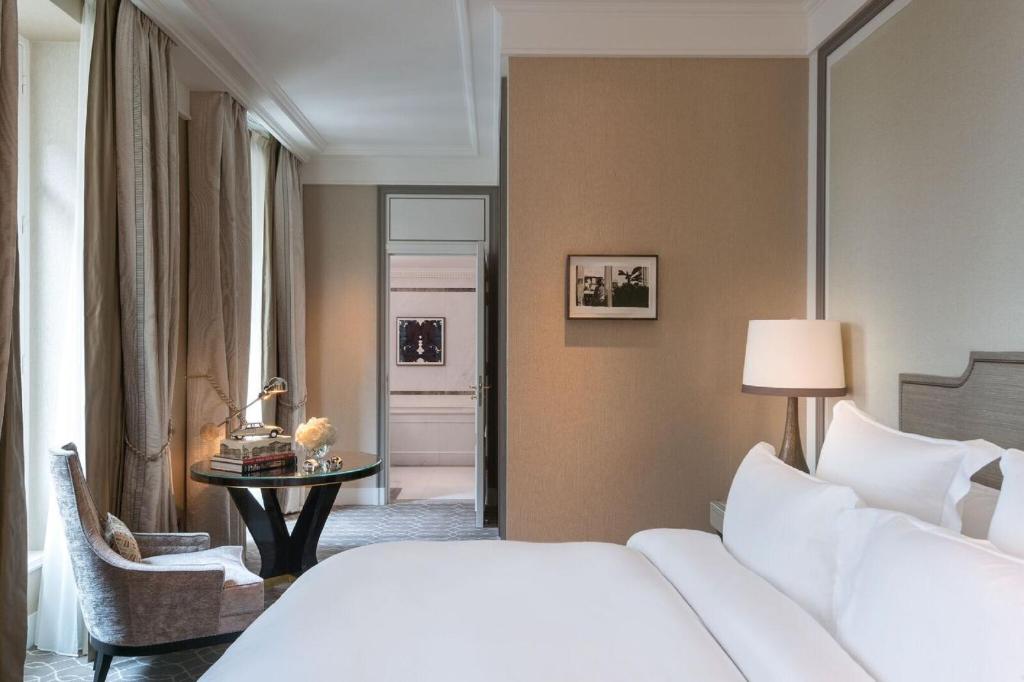 Deluxe Room - Image 2