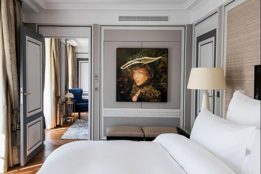Deluxe Suite - Image 3