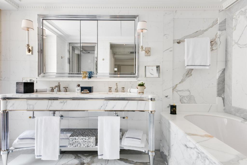 Grand Premier Suite - Image 3