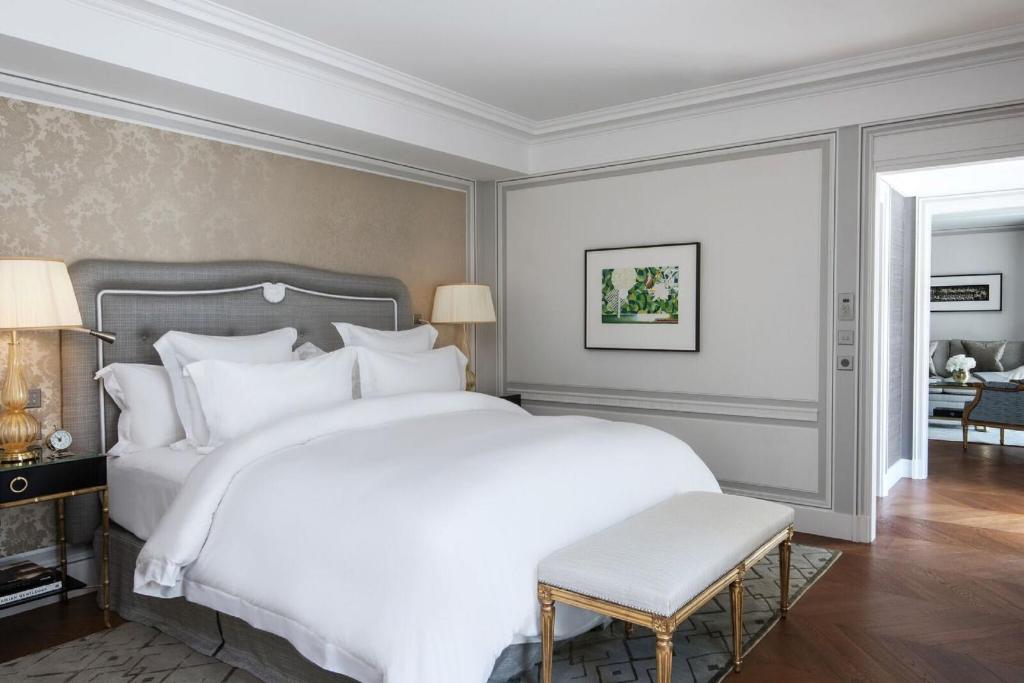 Premier Suite - Image 2