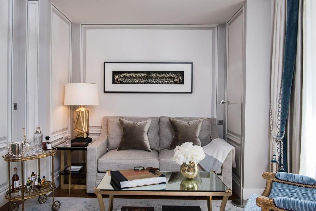 Premier Suite - Image 3