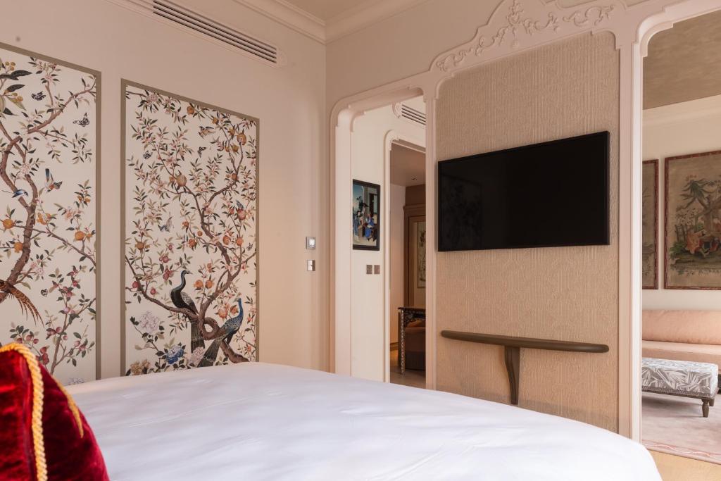 Deluxe Suite - Image 3