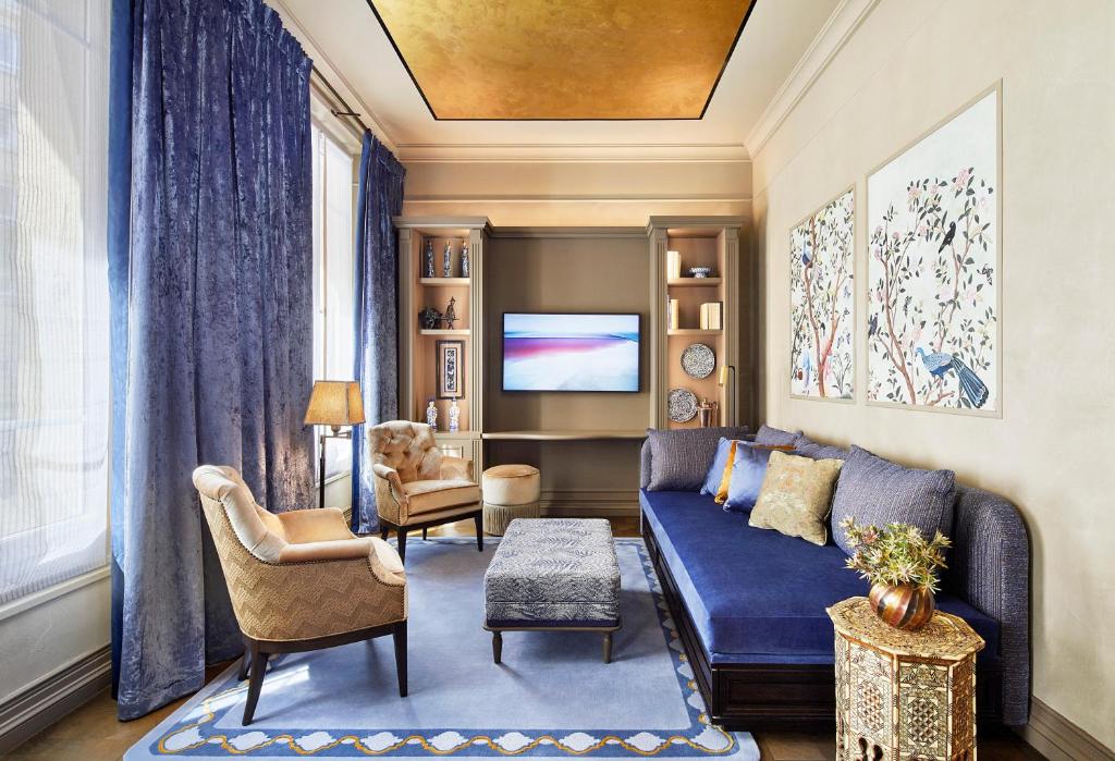 Junior Suite - Image 1