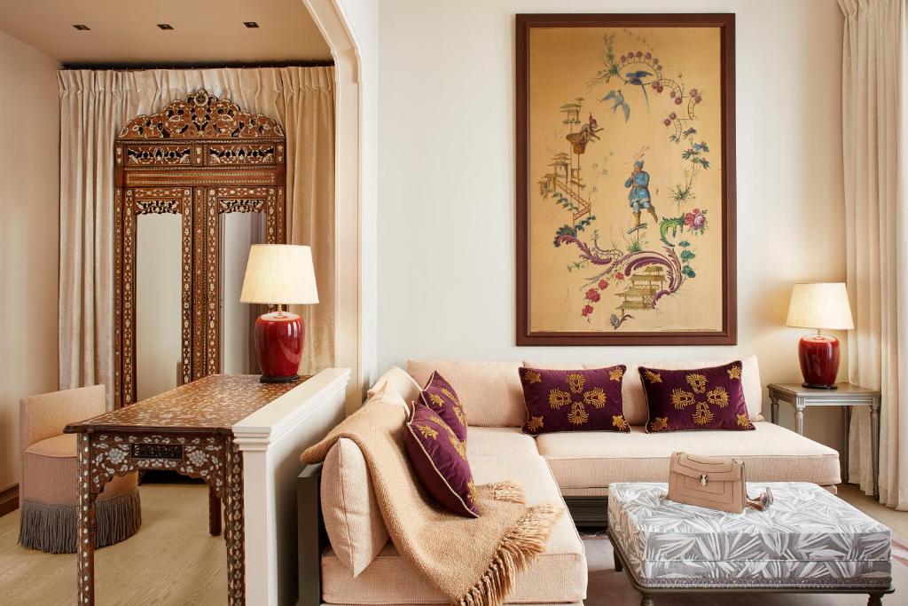 Suite with Balcony - Image 6