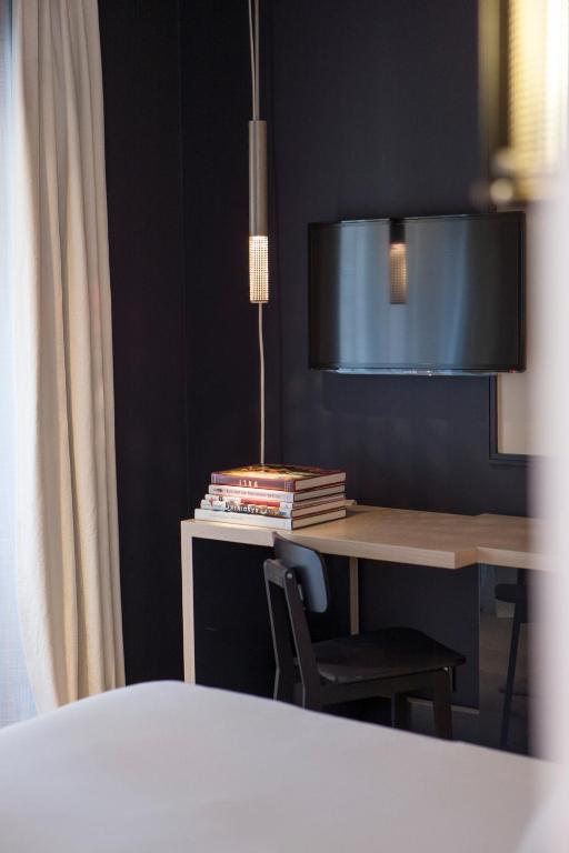 Superior Double Room - Image 3