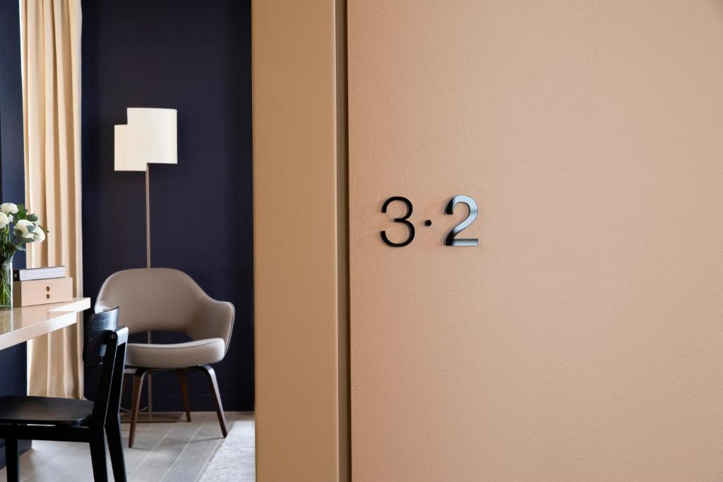 Superior Double Room - Image 4