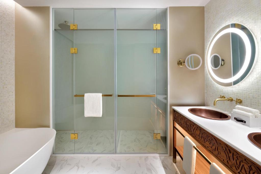 Junior King Suite Creek View - Image 1