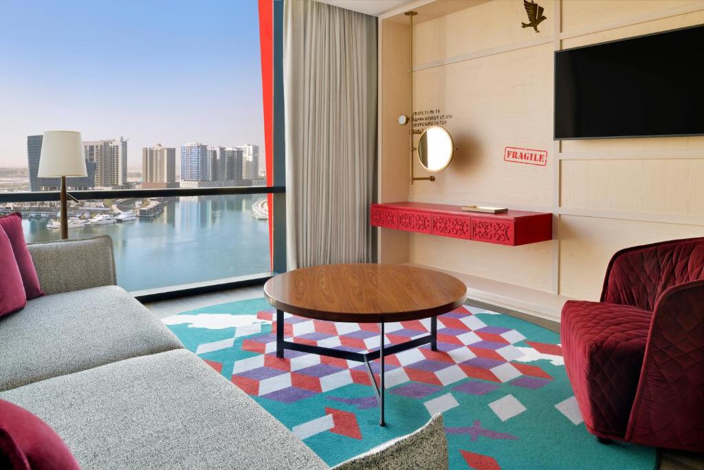 One-Bedroom Suite with Creek View and Sofa Bed - Image 2